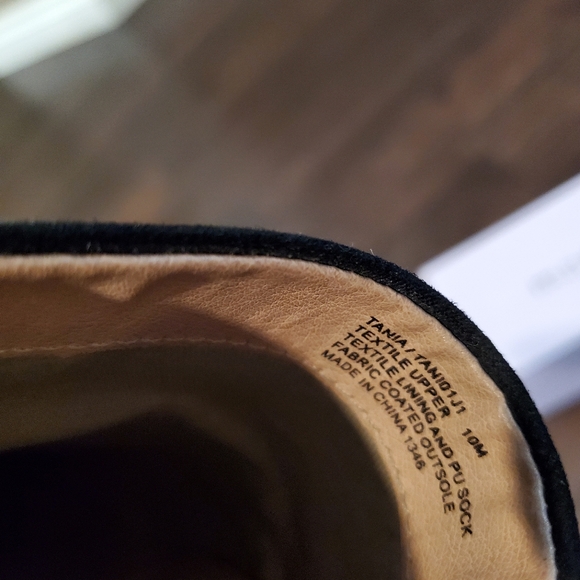 Madden Girl Slip On Flats Black With Small Studs Size 10 - Picture 6 of 6